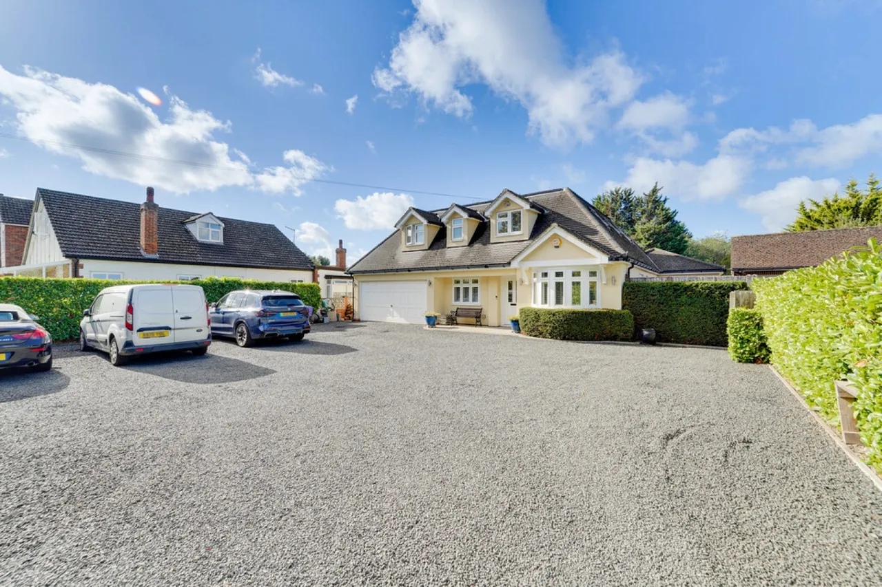 Bedford Road, Lower Stondon, SG16, photo 2