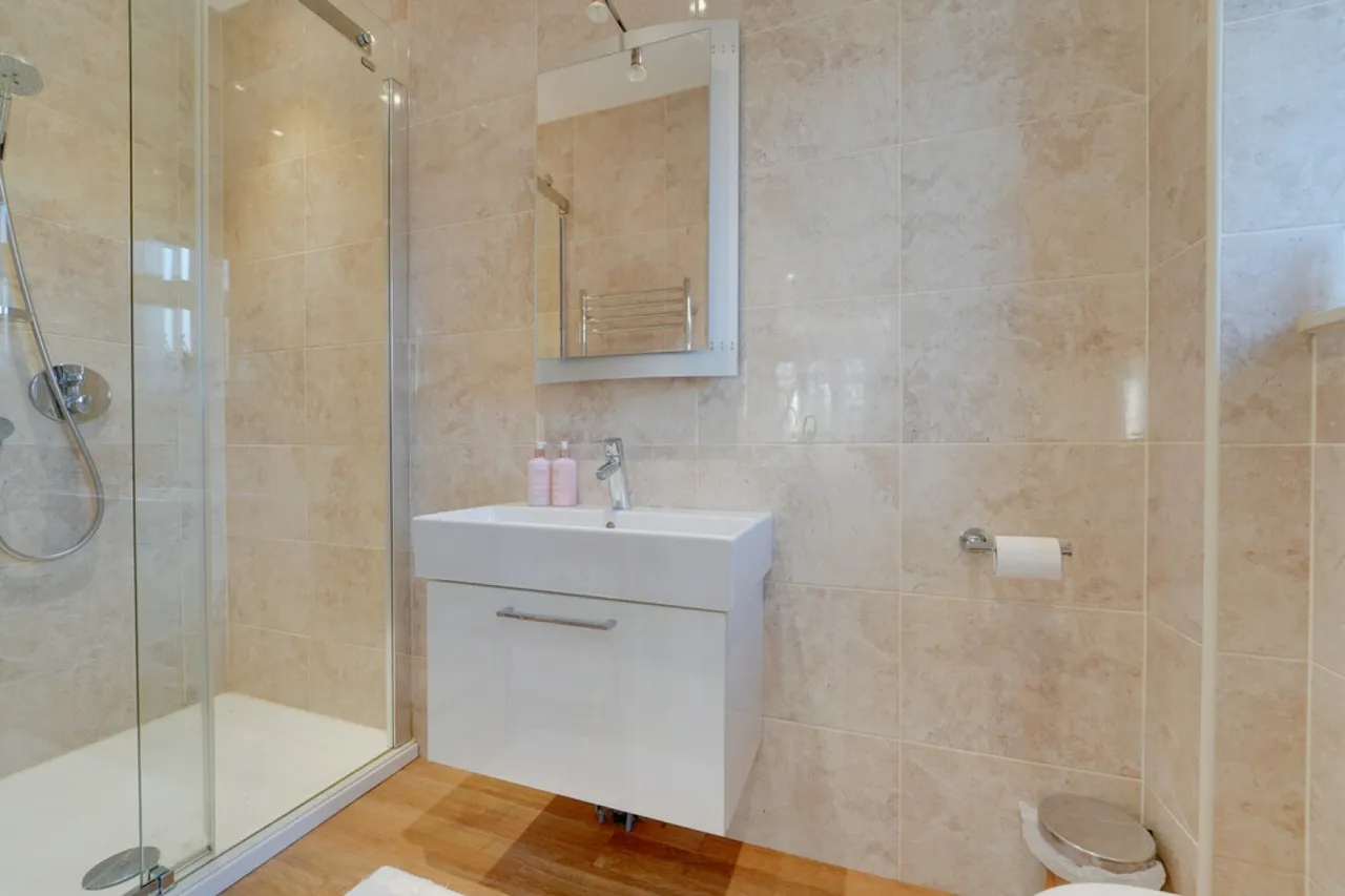 Bedford Road, Lower Stondon, SG16, photo 20