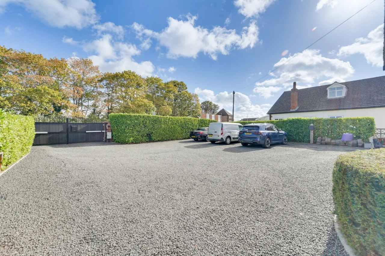 Bedford Road, Lower Stondon, SG16, photo 3