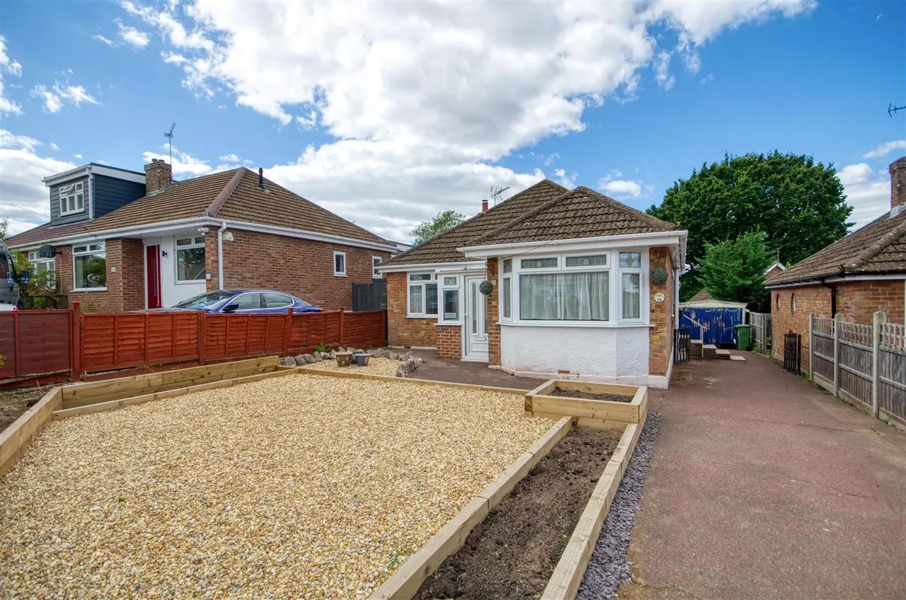 3 bed house for sale — Charmwen Crescent, West End, Southampton, SO30 3AQ