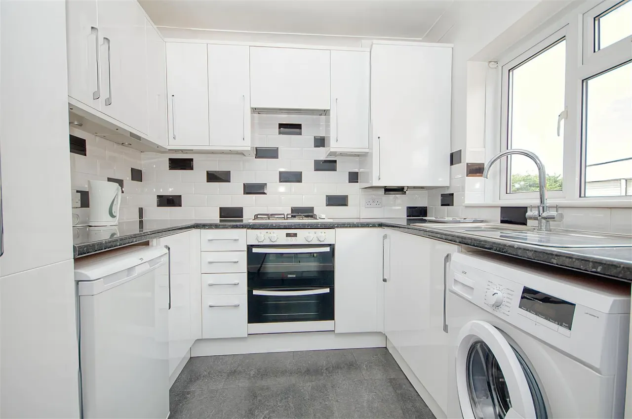 Charmwen Crescent, West End, Southampton, SO30 3AQ, photo 5