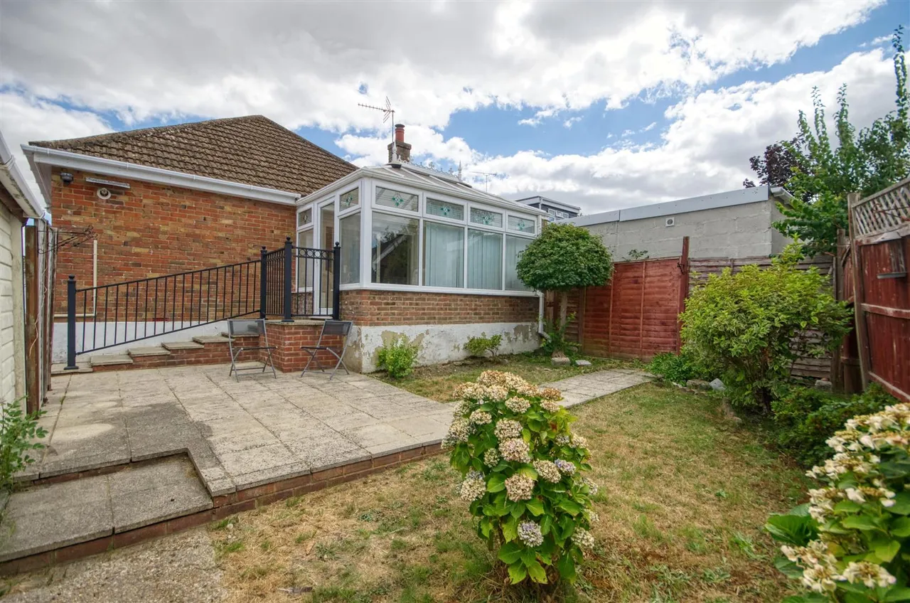 Charmwen Crescent, West End, Southampton, SO30 3AQ, photo 10