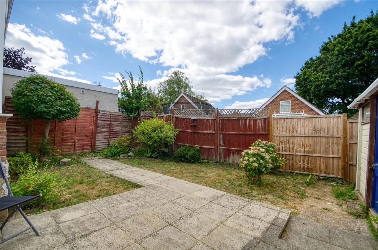 Charmwen Crescent, West End, Southampton, SO30 3AQ, photo 11