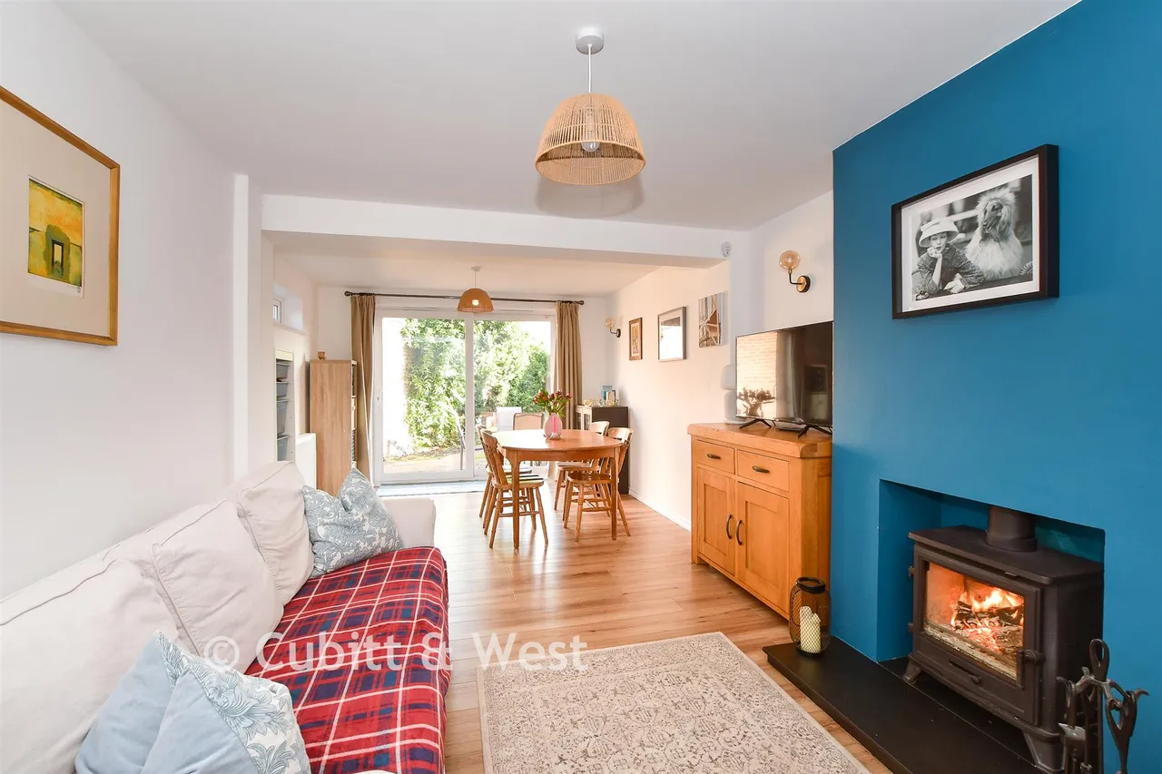 Kennedy Avenue, East Grinstead, RH19, photo 2