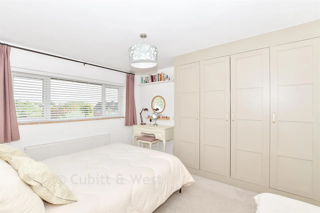 Kennedy Avenue, East Grinstead, RH19, photo 10