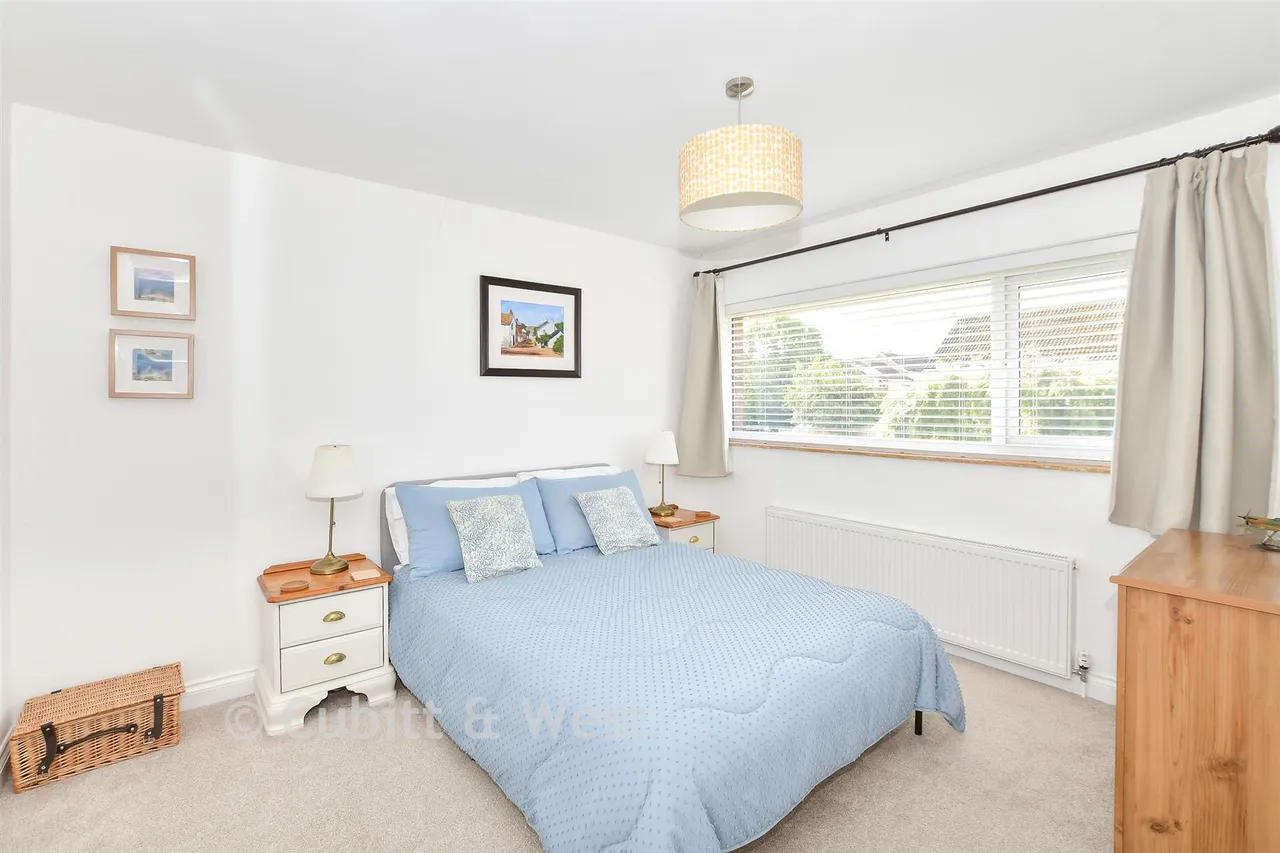 Kennedy Avenue, East Grinstead, RH19, photo 12