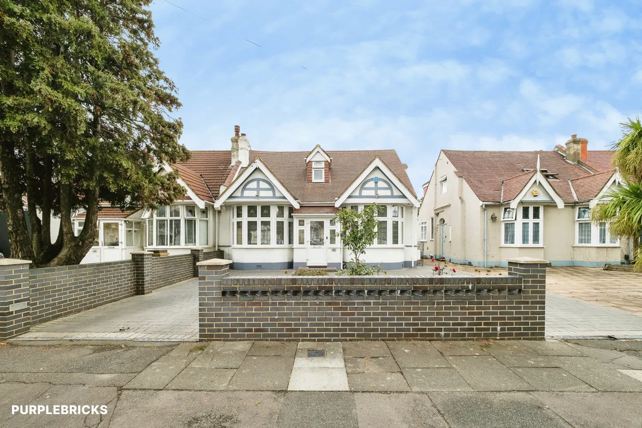 5 bed house for sale, Levett Gardens, Ilford, IG3