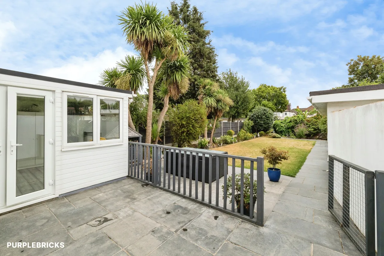 Levett Gardens, Ilford, IG3, photo 28