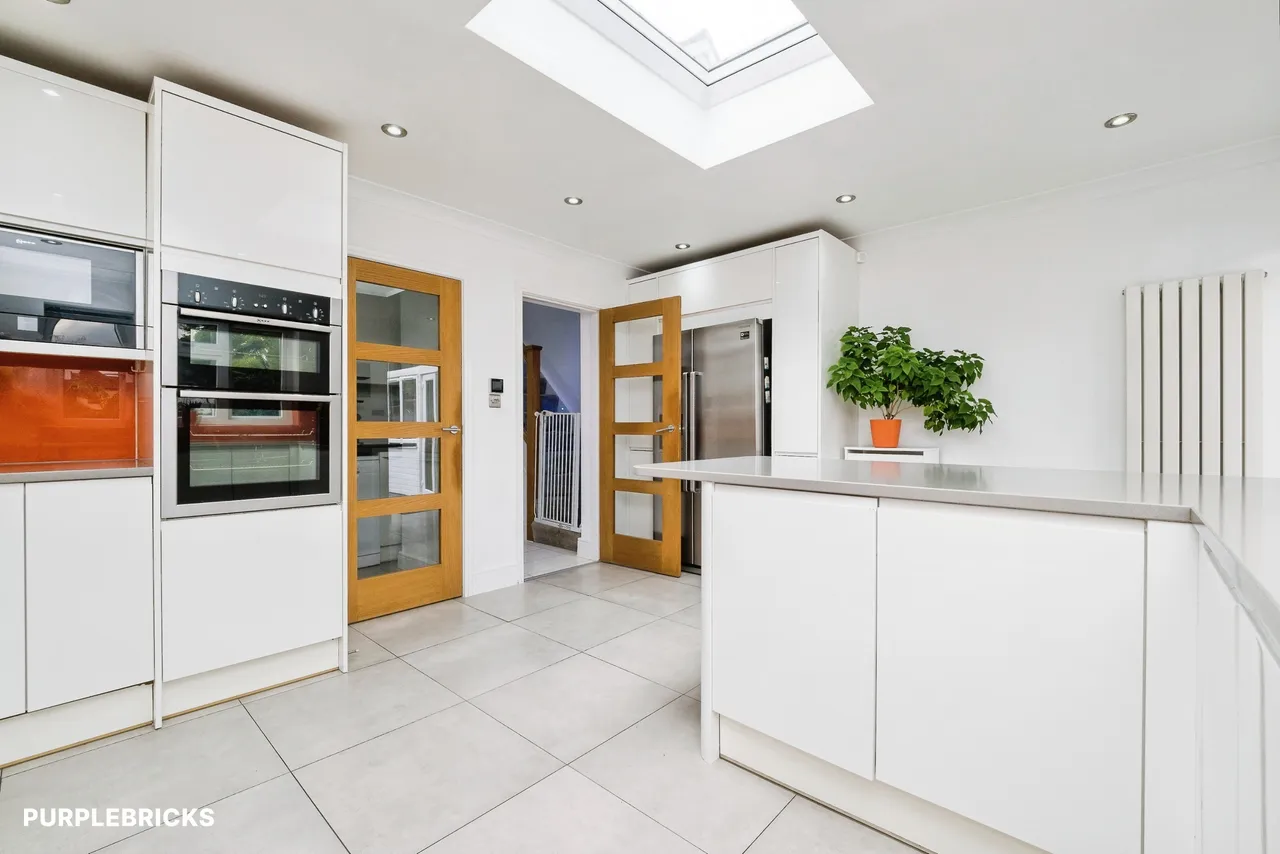 Levett Gardens, Ilford, IG3, photo 11