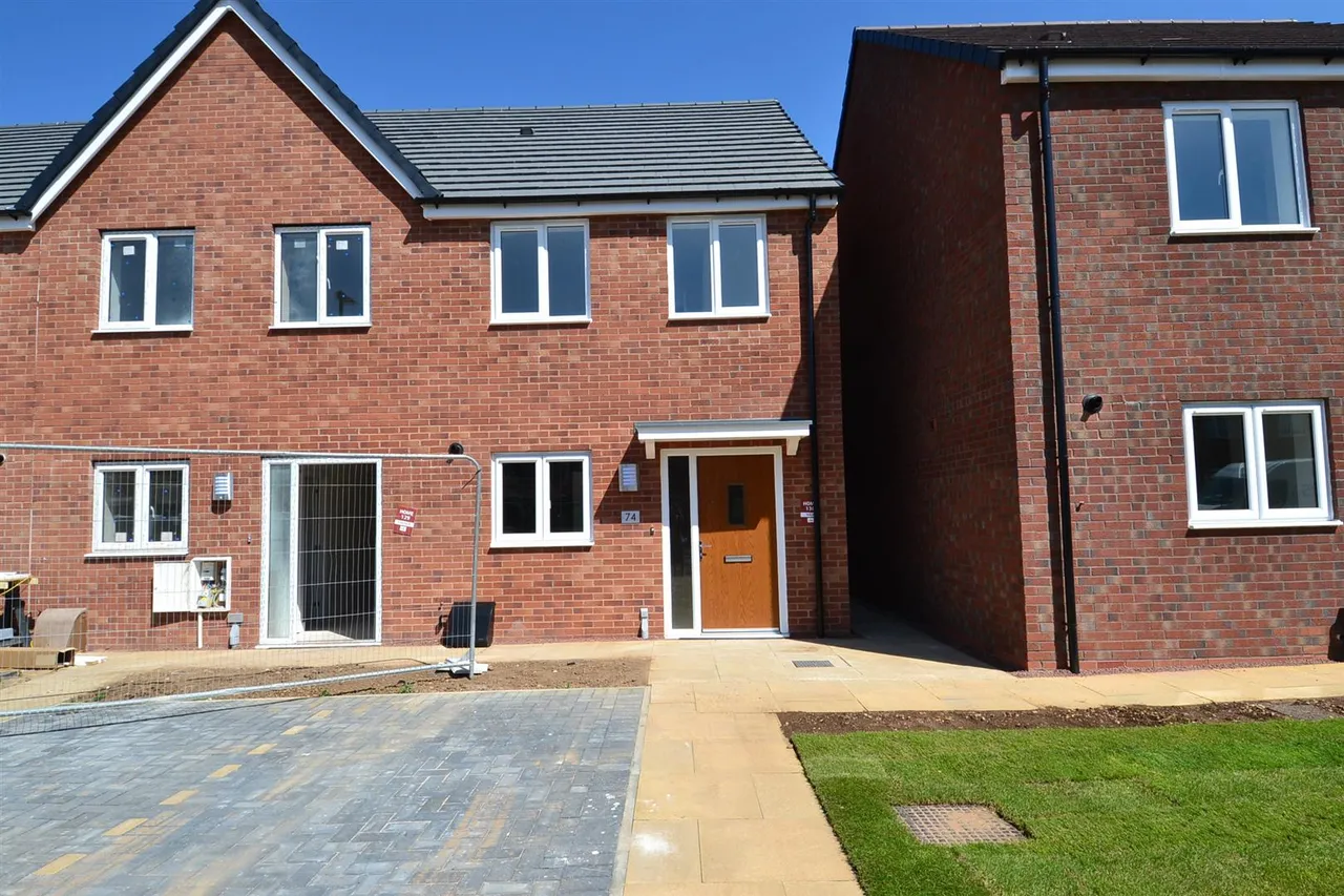 2 bed house to rent — Stadium Road, Hall Green, Birmingham, B28 8BF