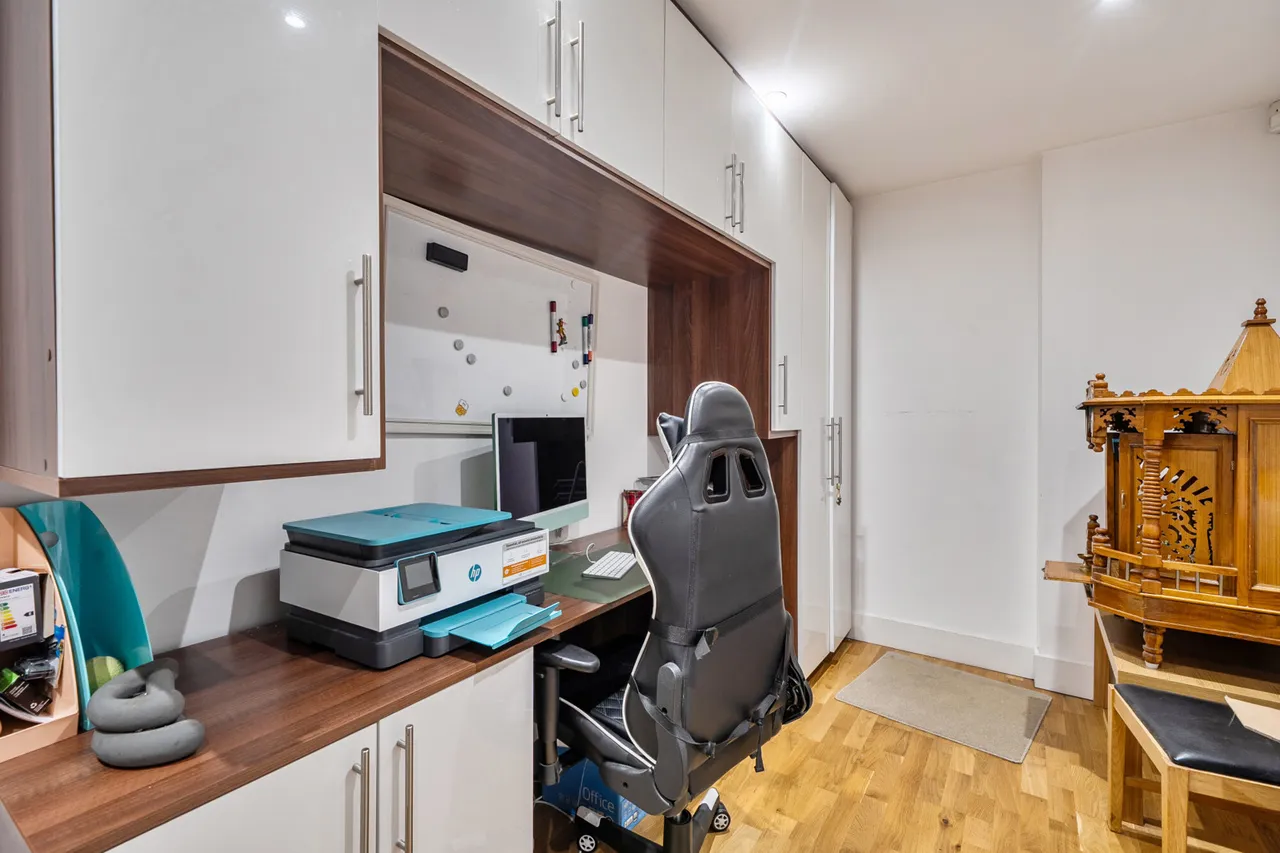 Wemborough Road, Stanmore, HA7, photo 17
