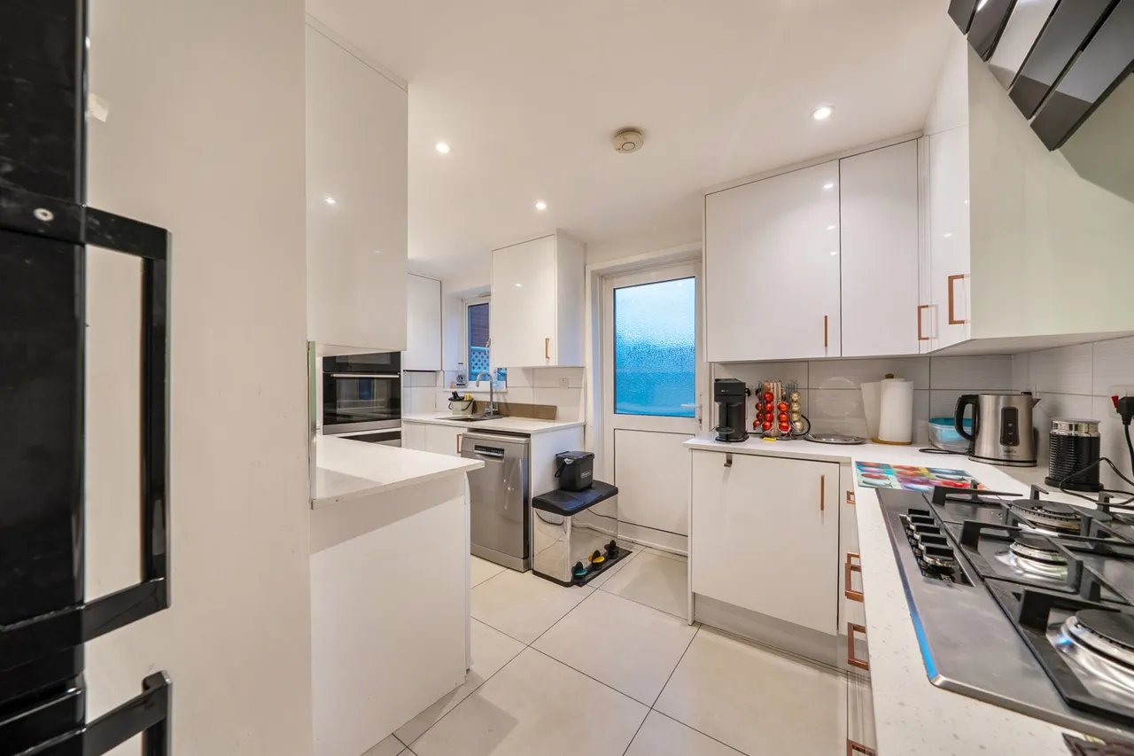 Wemborough Road, Stanmore, HA7, photo 12