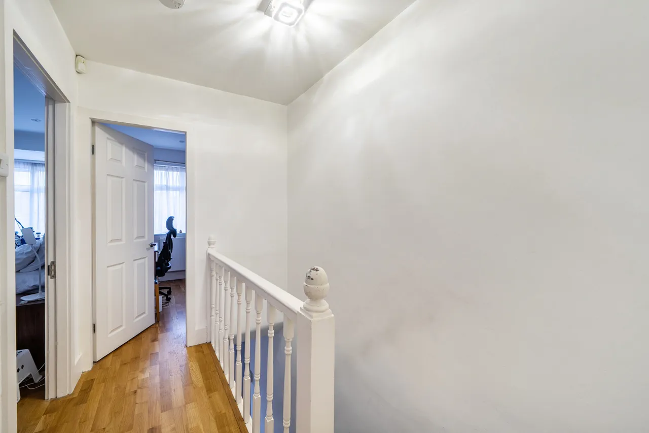 Wemborough Road, Stanmore, HA7, photo 16
