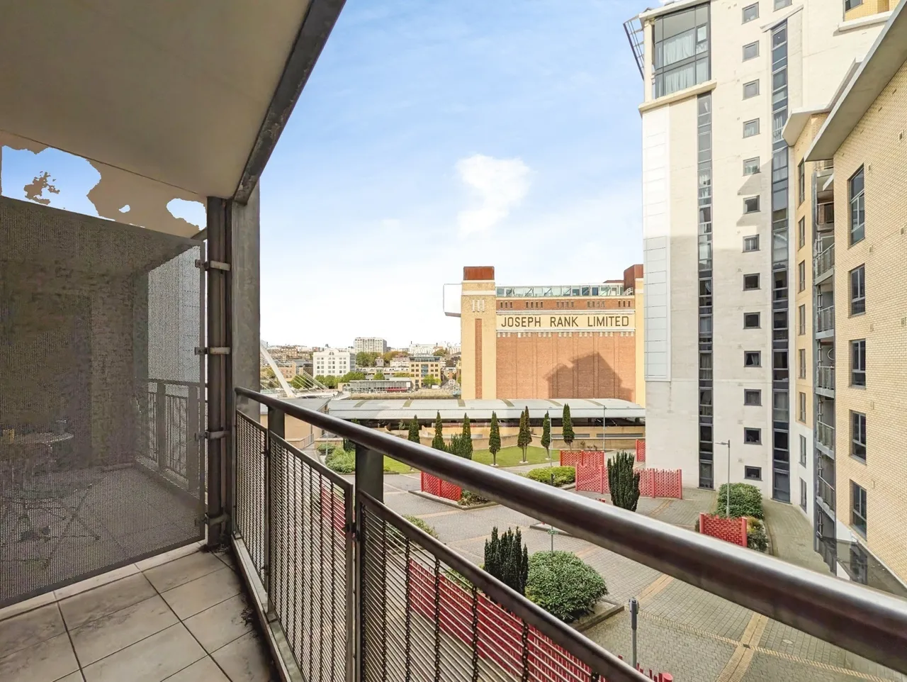 2 bed flat for sale, Mill Road, Gateshead, NE8