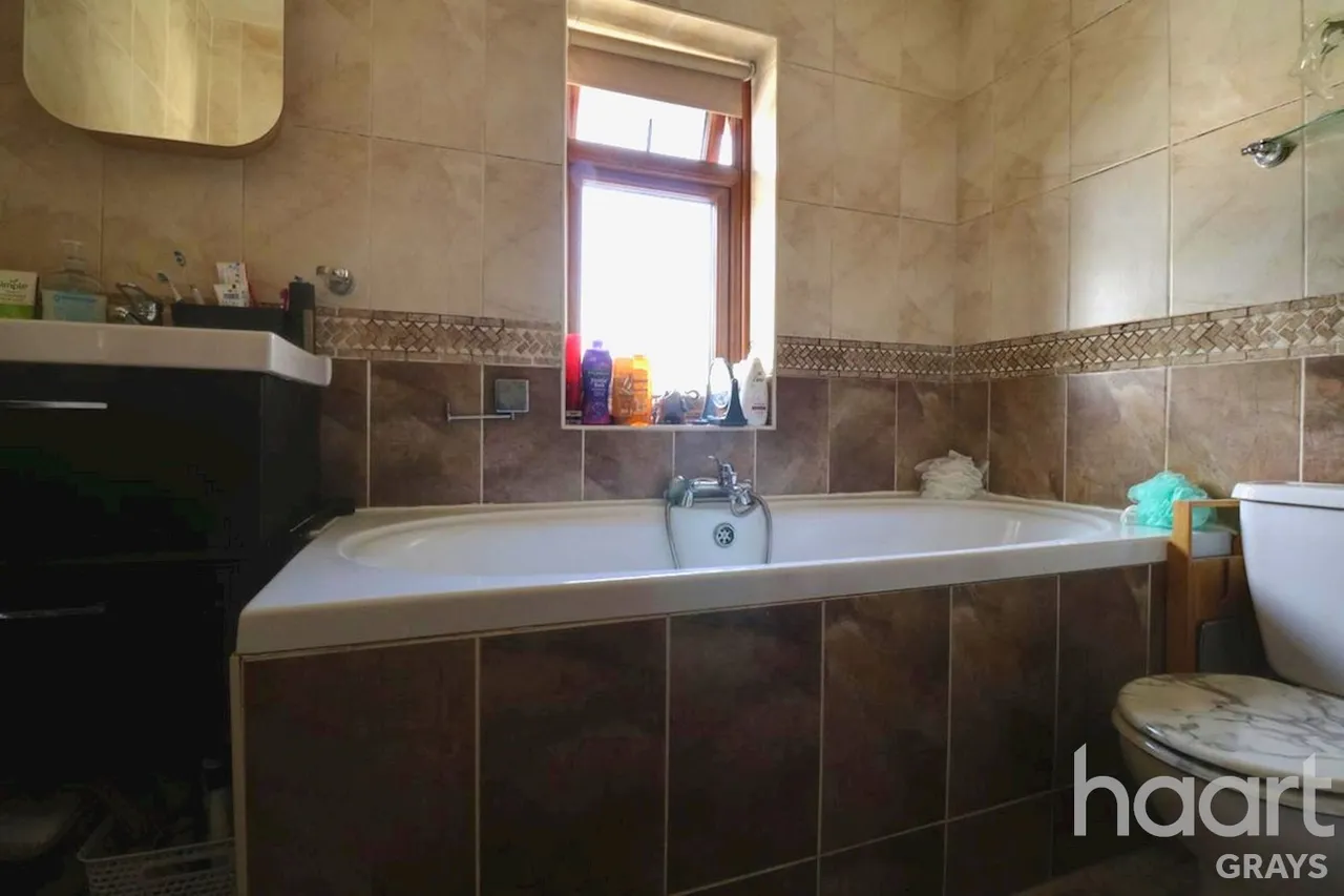 Heathview Road, Grays, RM16, photo 21
