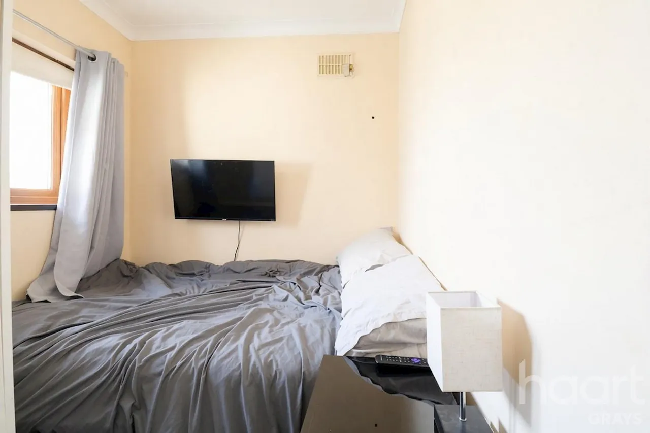 Heathview Road, Grays, RM16, photo 13
