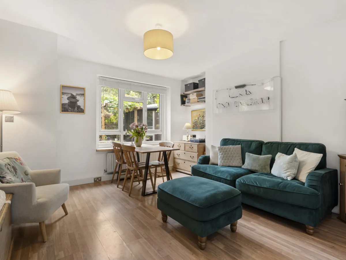 Elizabeth Gardens, London, W3, photo 3