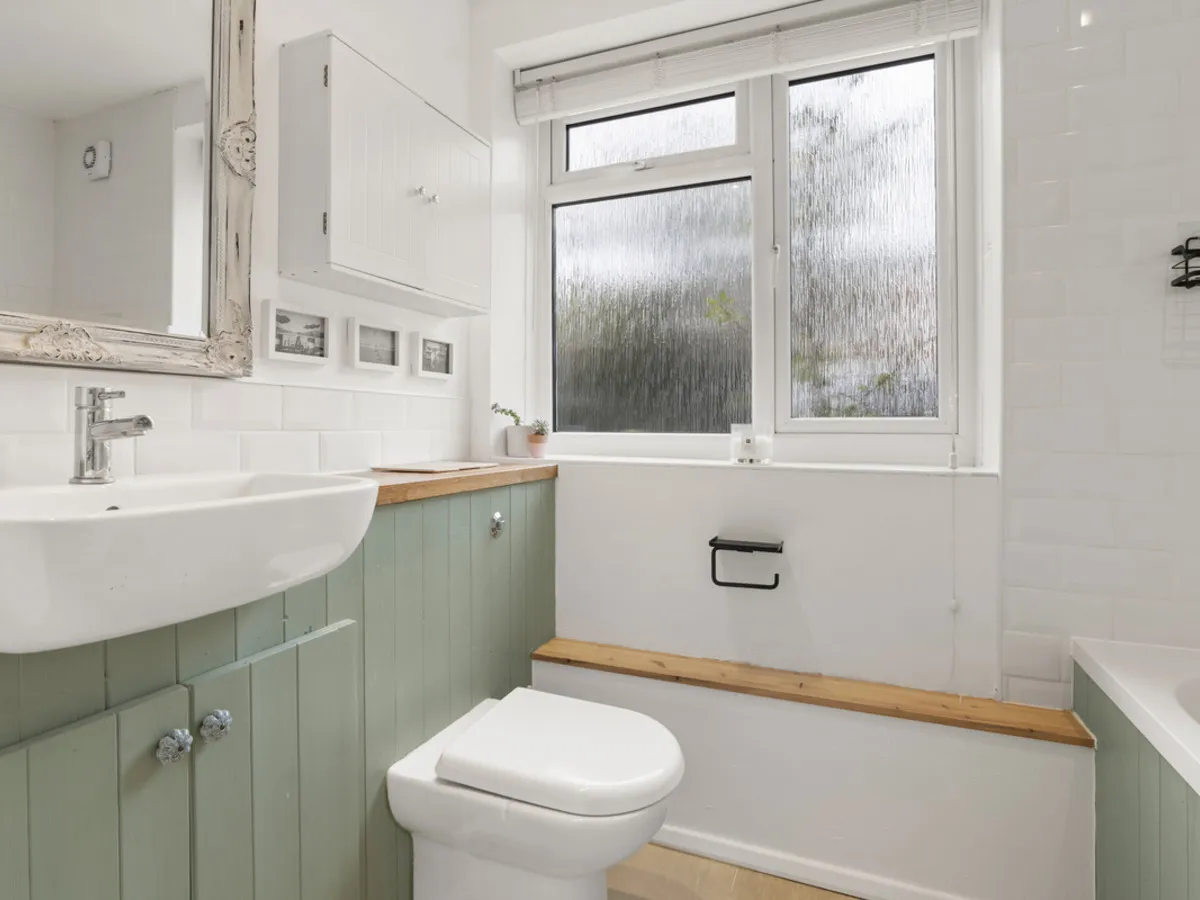 Elizabeth Gardens, London, W3, photo 12