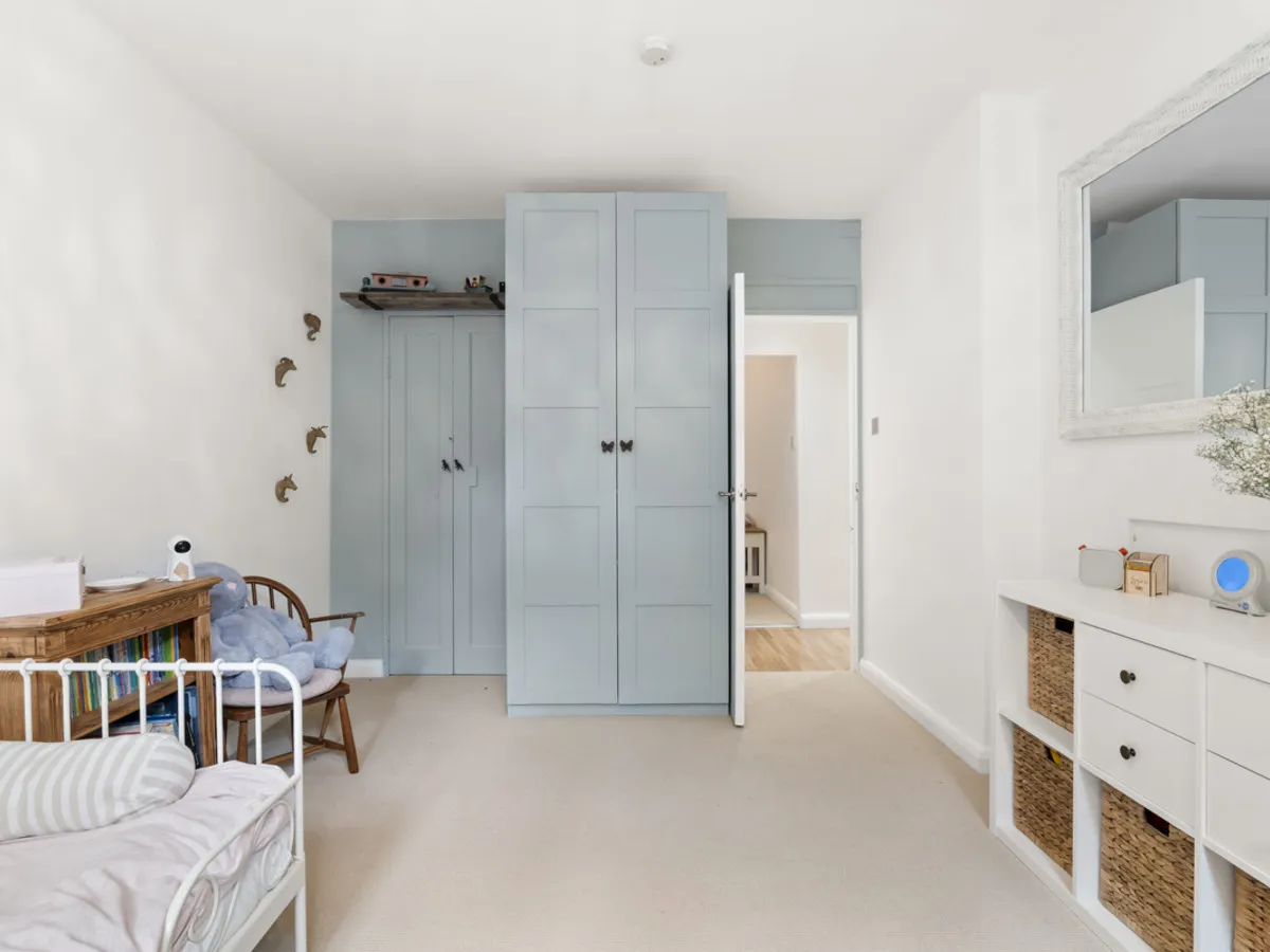 Elizabeth Gardens, London, W3, photo 10