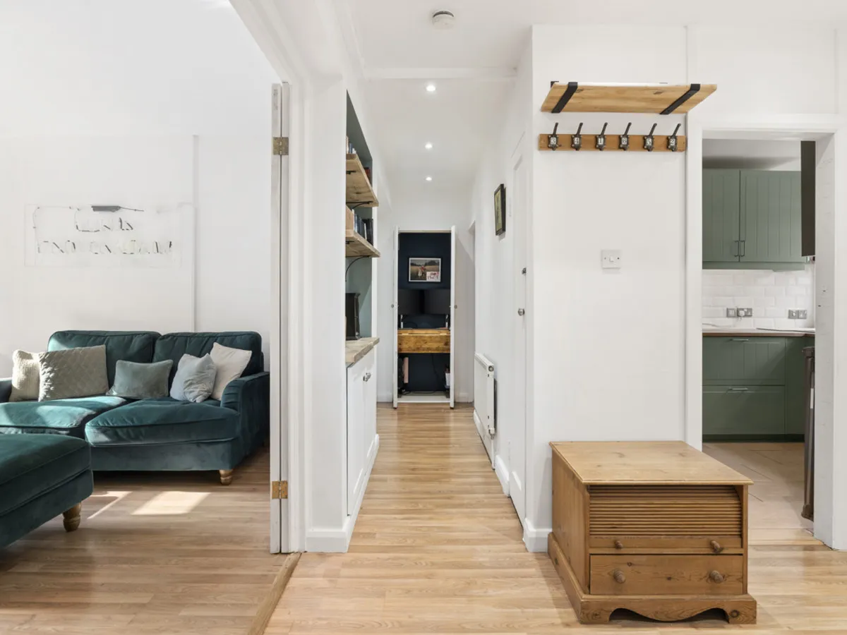 Elizabeth Gardens, London, W3, photo 6