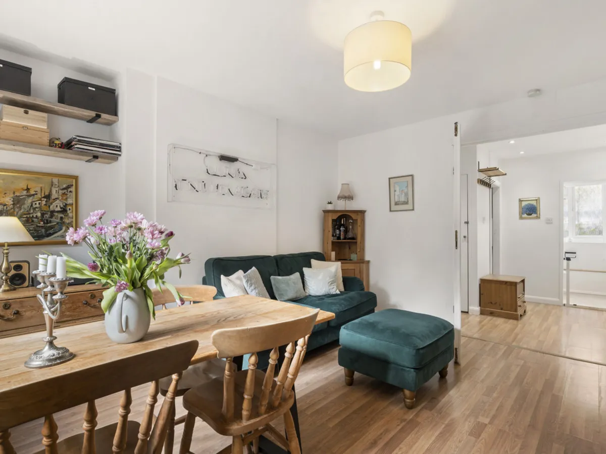 Elizabeth Gardens, London, W3, photo 13