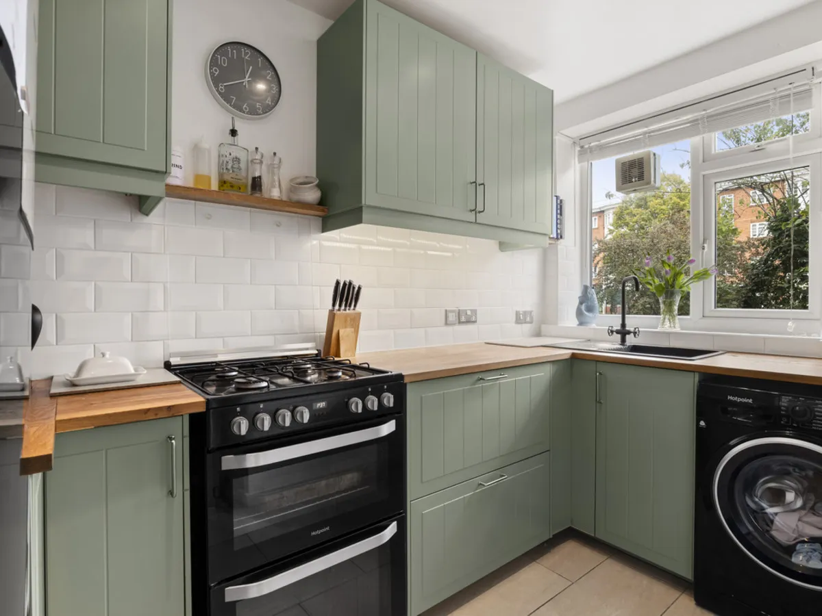 Elizabeth Gardens, London, W3, photo 7