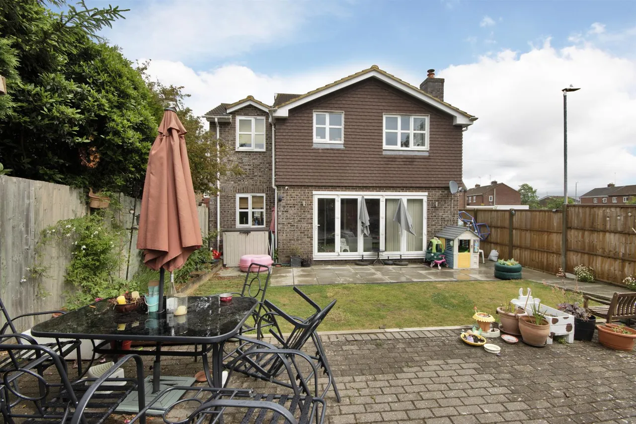 Ringden Avenue, Paddock Wood, photo 5