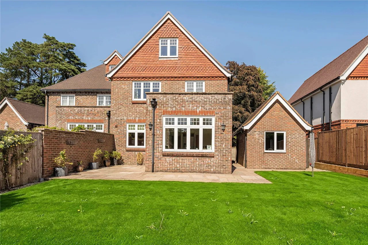 Hill Road, Haslemere, GU27, photo 21