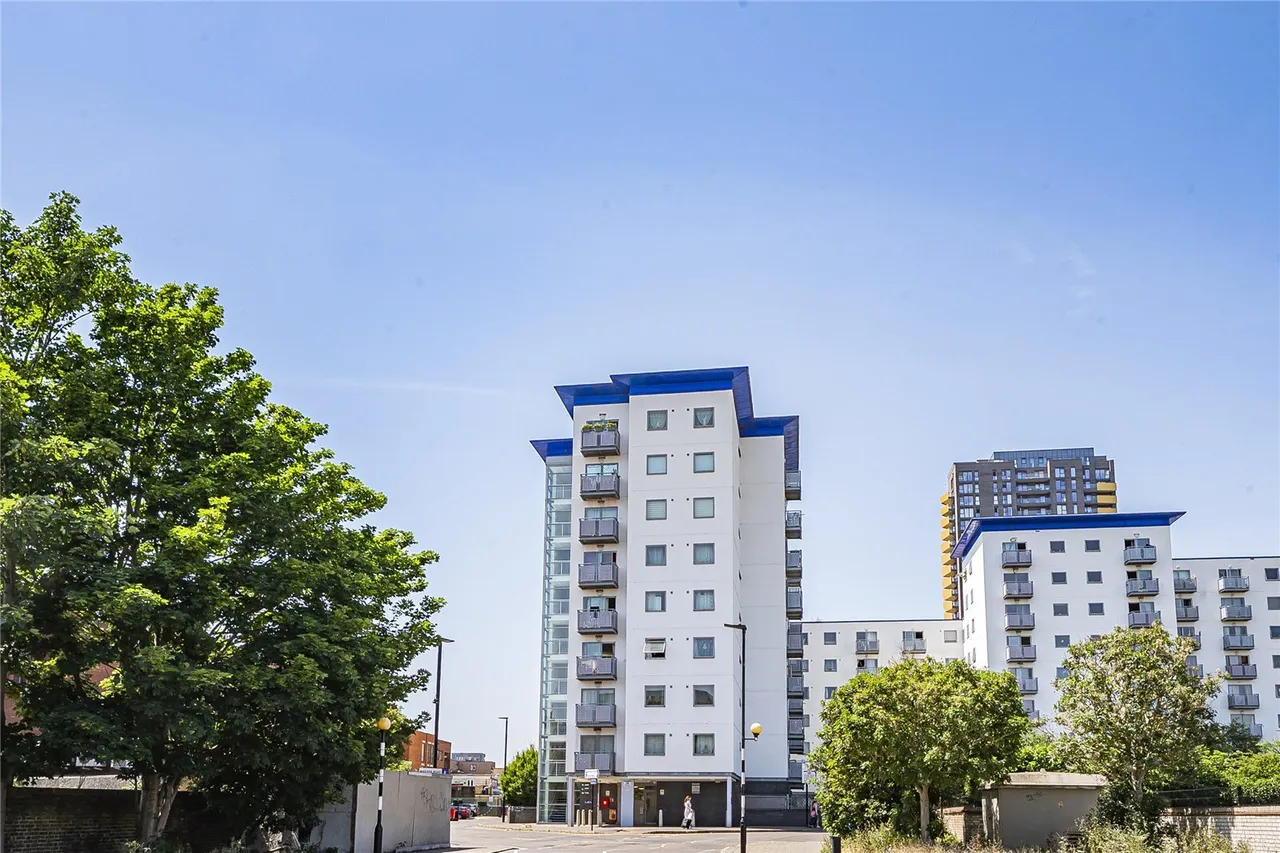 1 bed flat for sale, Prince Regent Road, Hounslow, TW3