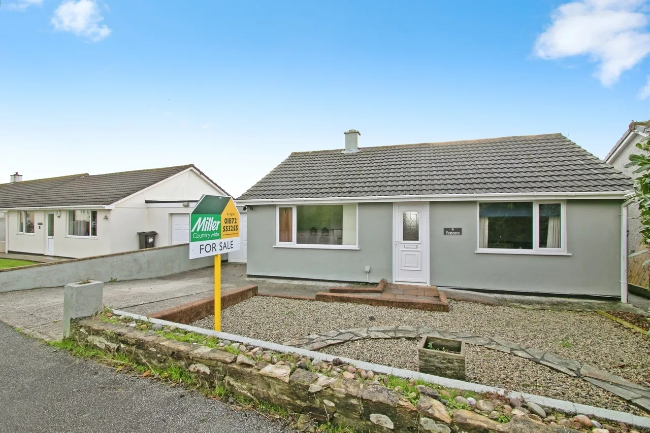 2 bed house for sale, Symons Close, Blackwater, TR4