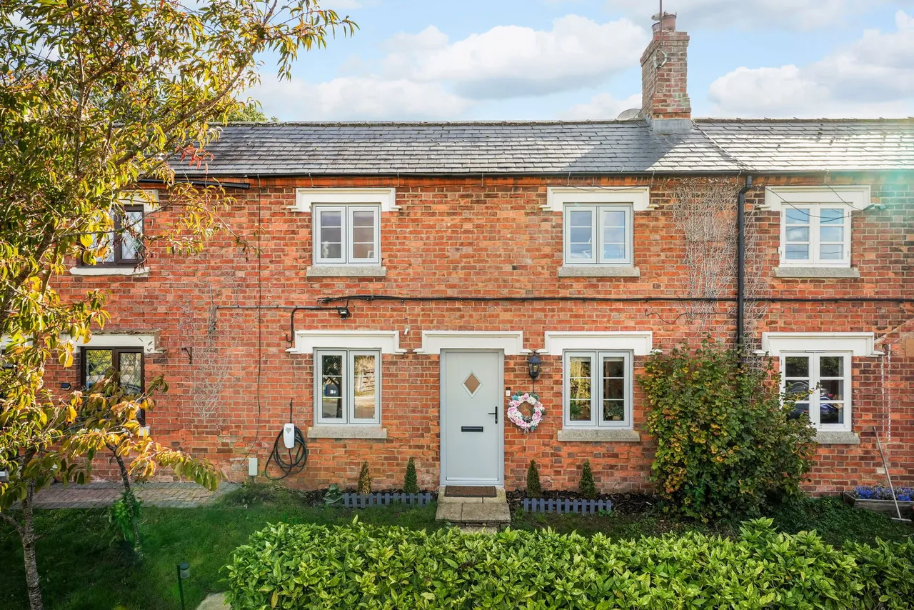 3 bed house for sale, Church Stowe, Northamptonshire