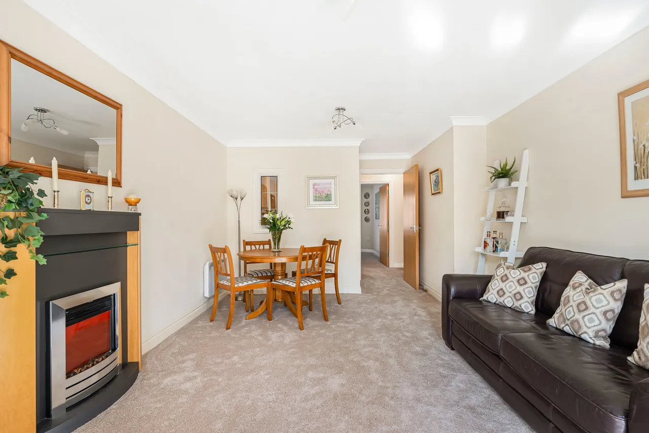 Old Dairy Close, Fleet, GU51, photo 2