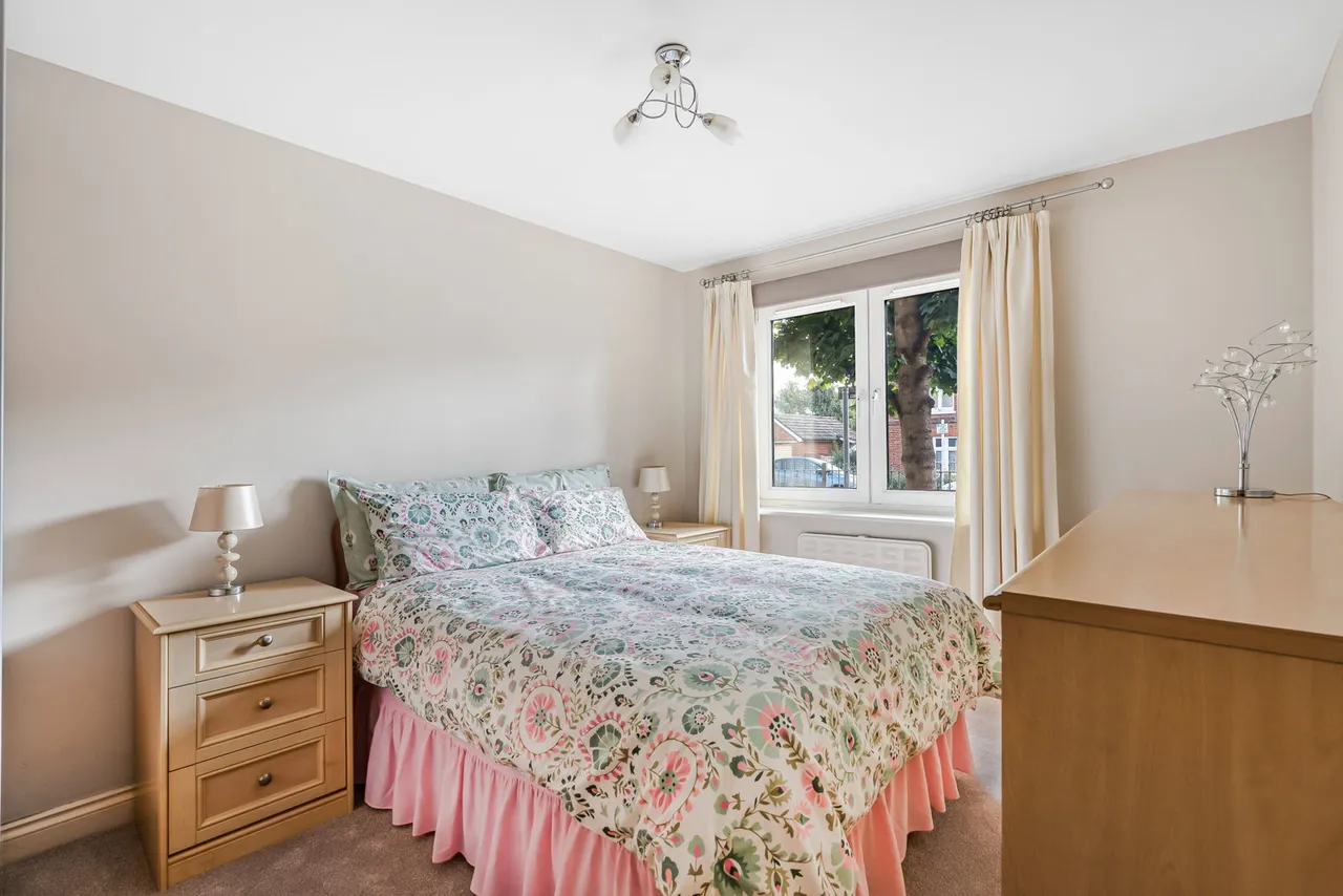 Old Dairy Close, Fleet, GU51, photo 5