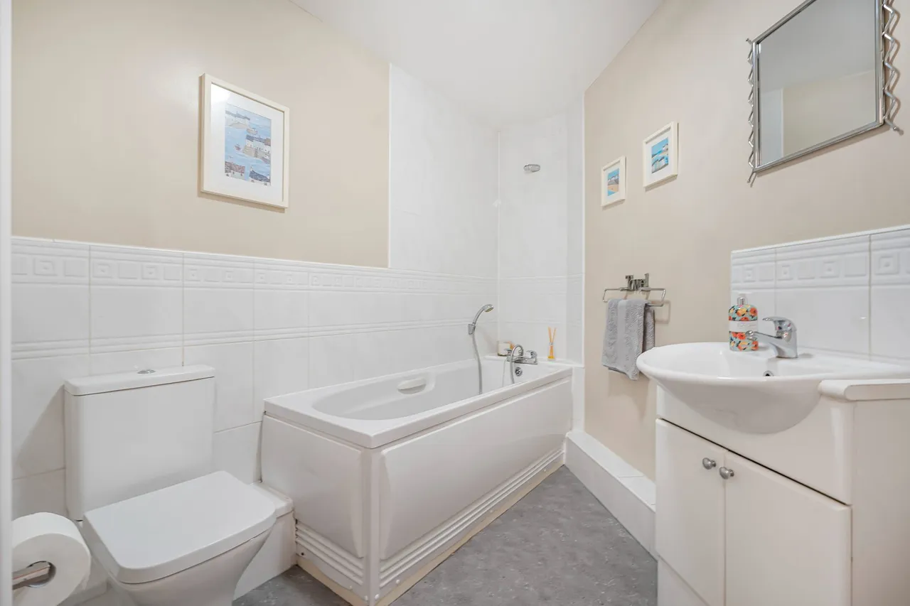 Old Dairy Close, Fleet, GU51, photo 7