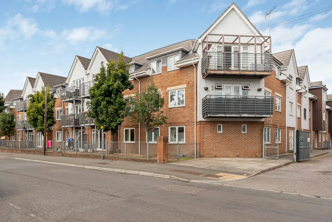 Old Dairy Close, Fleet, GU51, photo 13