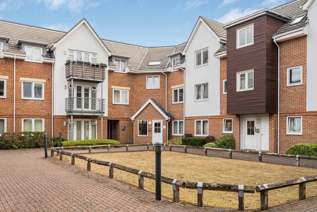 Old Dairy Close, Fleet, GU51, photo 12