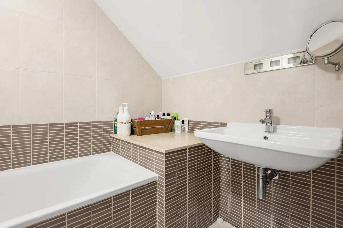 Thames Street, Sunbury-on-thames, TW16, photo 19