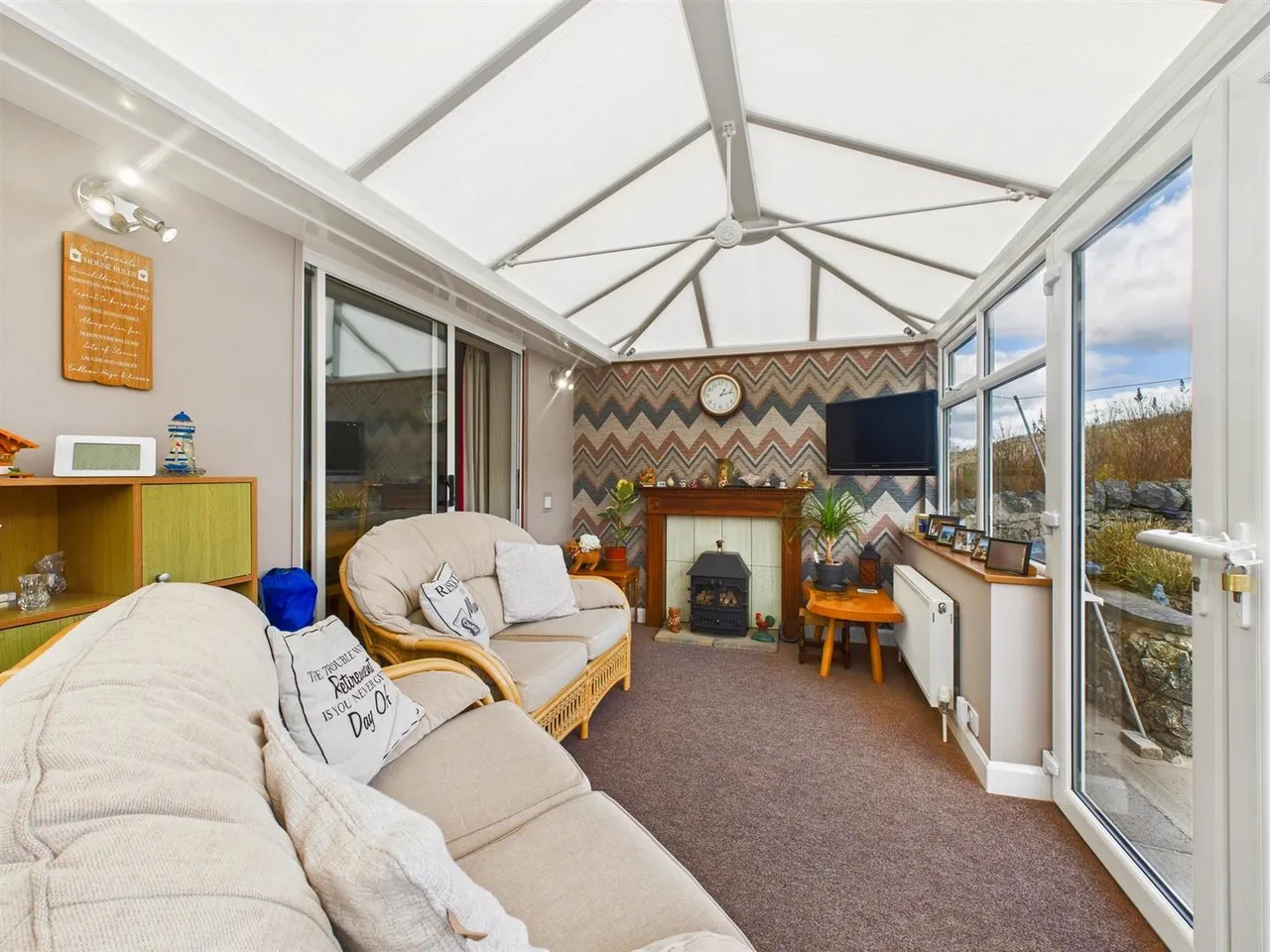 Harpur Hill Road, Buxton, photo 6
