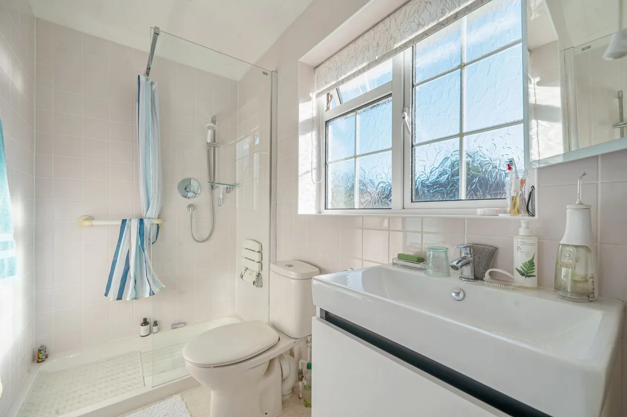 Worcester Place, Lymington, SO41, photo 16