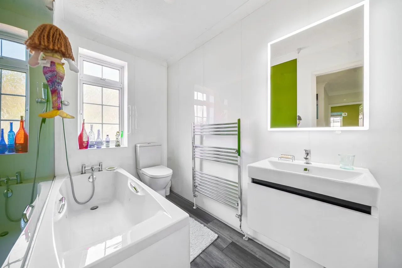 Worcester Place, Lymington, SO41, photo 15