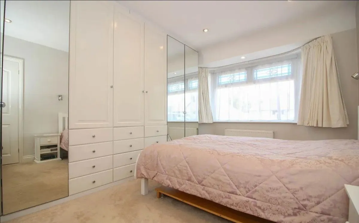 St. Georges Drive, Watford, WD19, photo 5