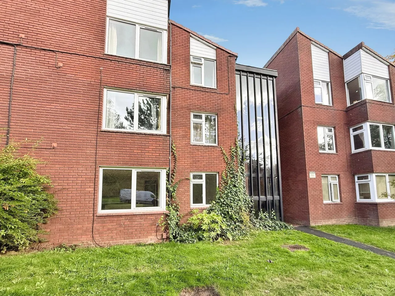 2 bed flat for sale, Deercote, Telford, TF3