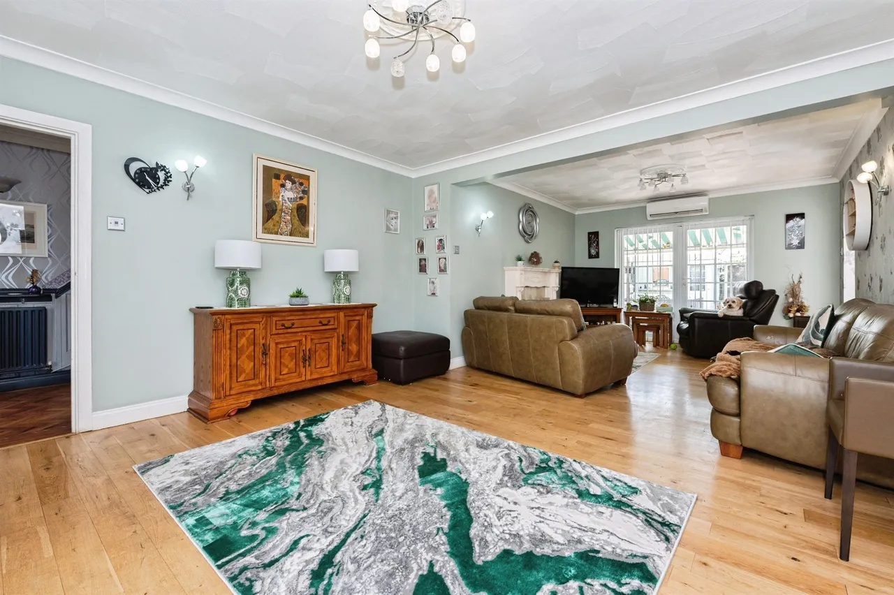Marian Close, North Stifford, Grays, photo 5