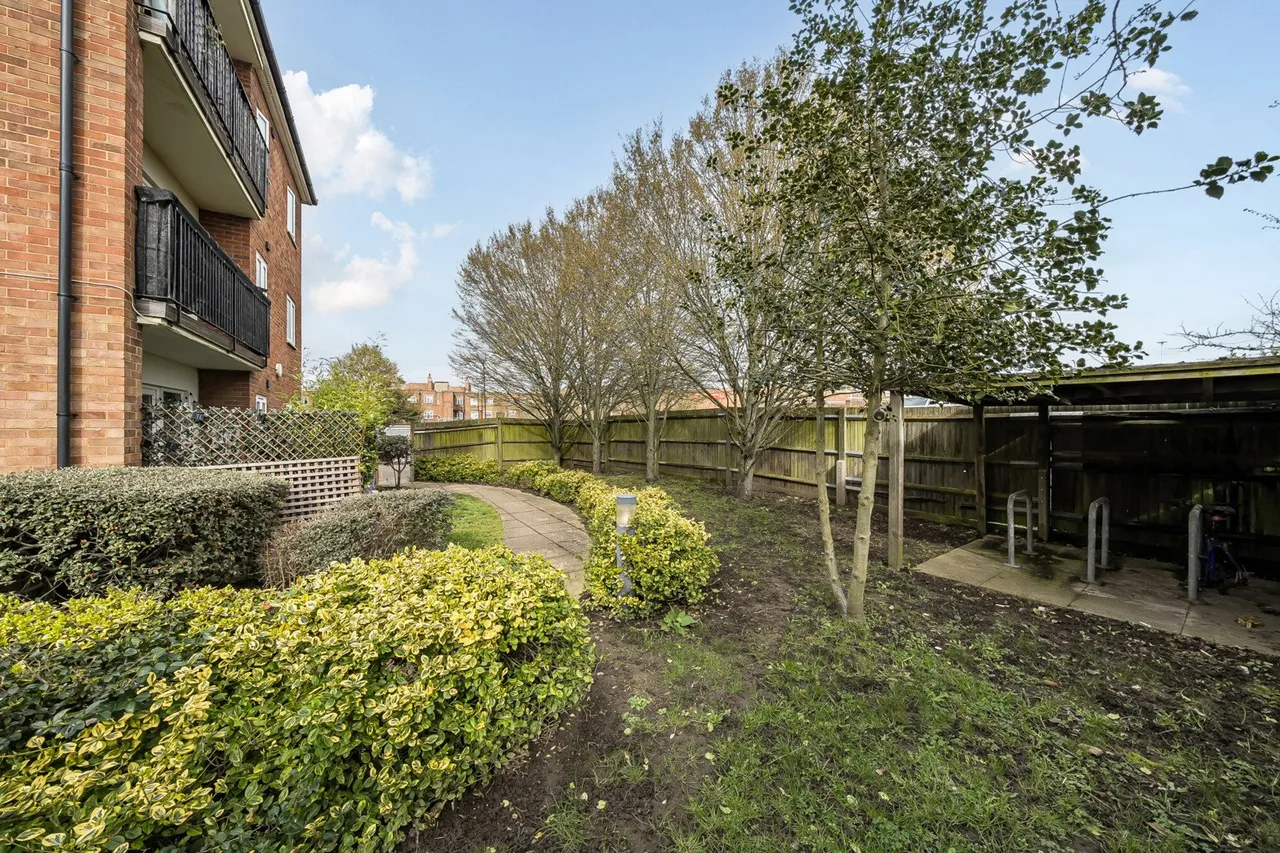Elm Road, DA14, photo 15