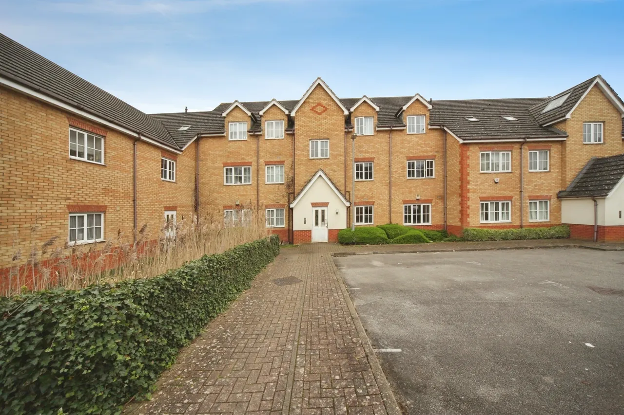 1 bed flat for sale — The Wickets, Luton