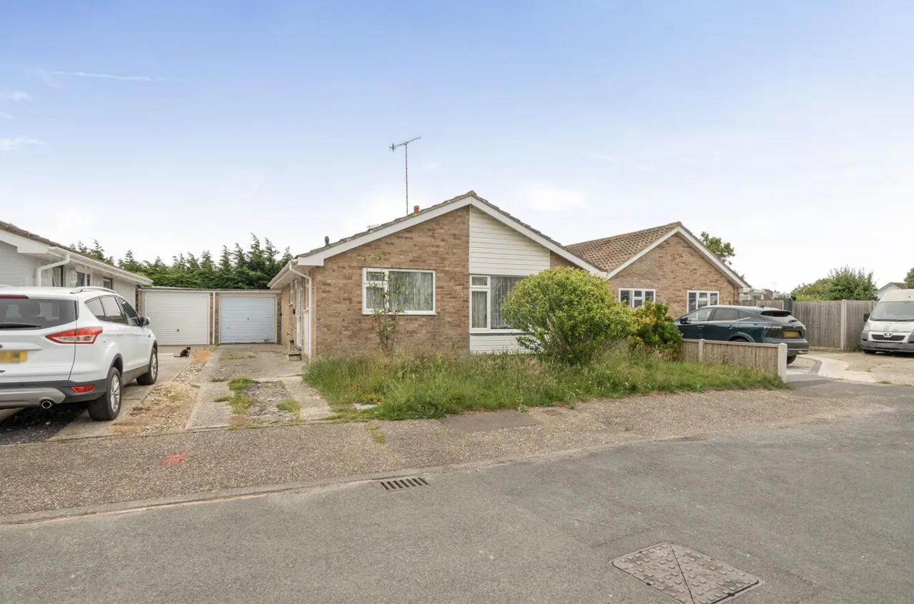 2 bed property for sale, Cunningham Gardens, Felpham, PO22