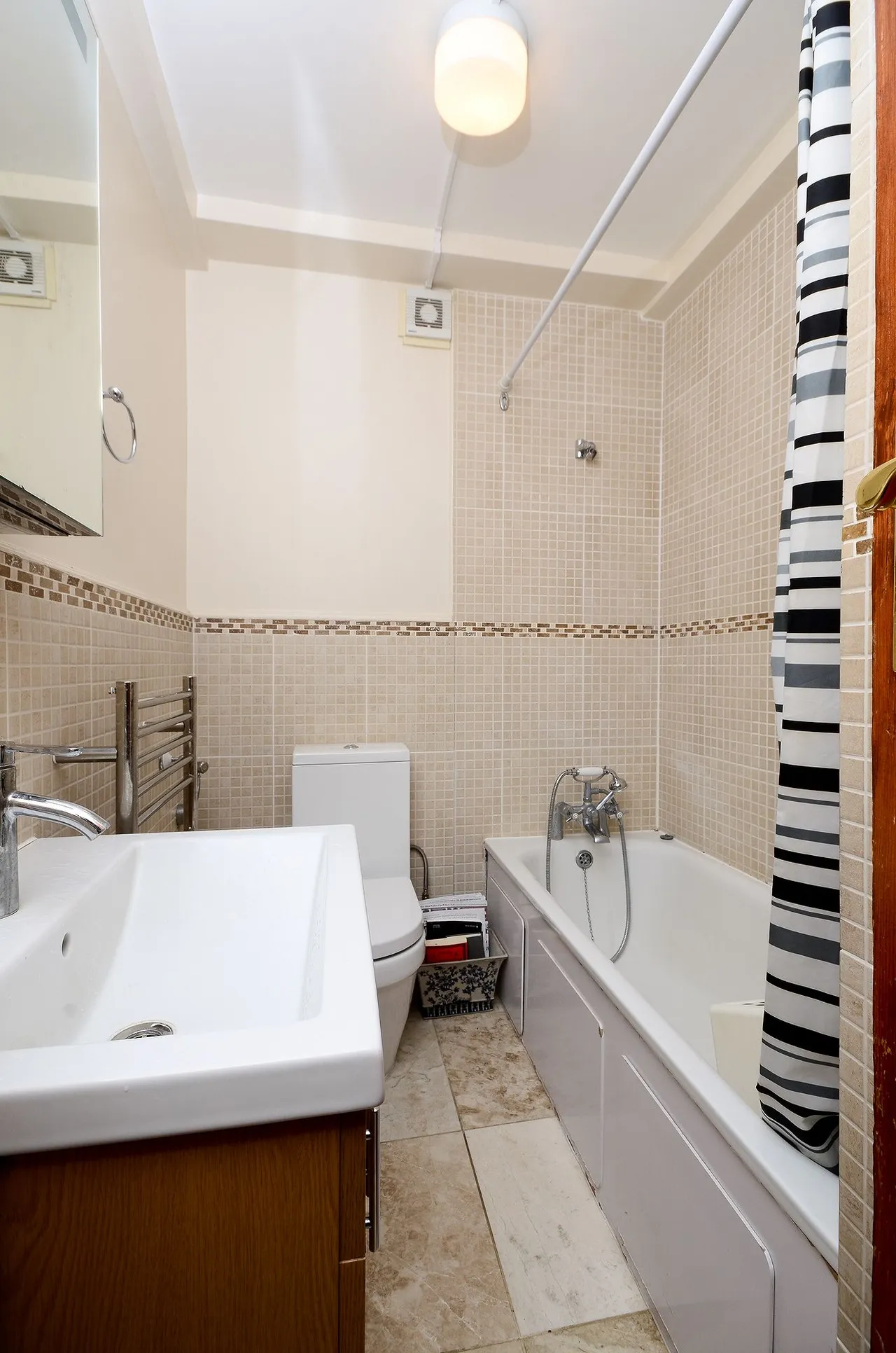 2 bed flat for sale — 114 The Grampians, Shepherds Bush Road, London