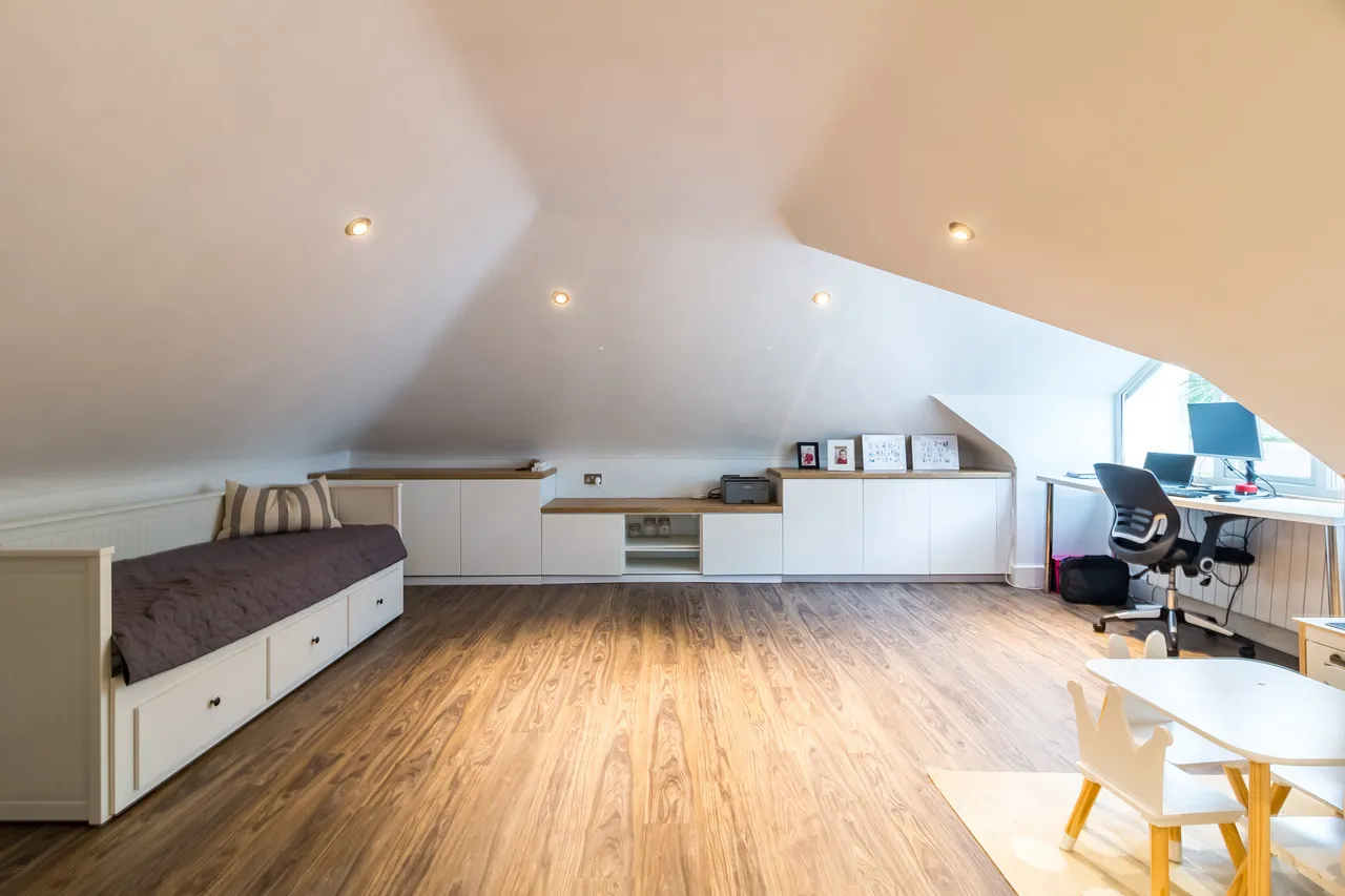 24 Pinewood Road, St. Ives, Ringwood, BH24 2PA, photo 7