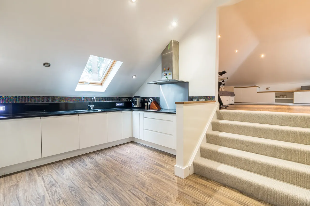 24 Pinewood Road, St. Ives, Ringwood, BH24 2PA, photo 5