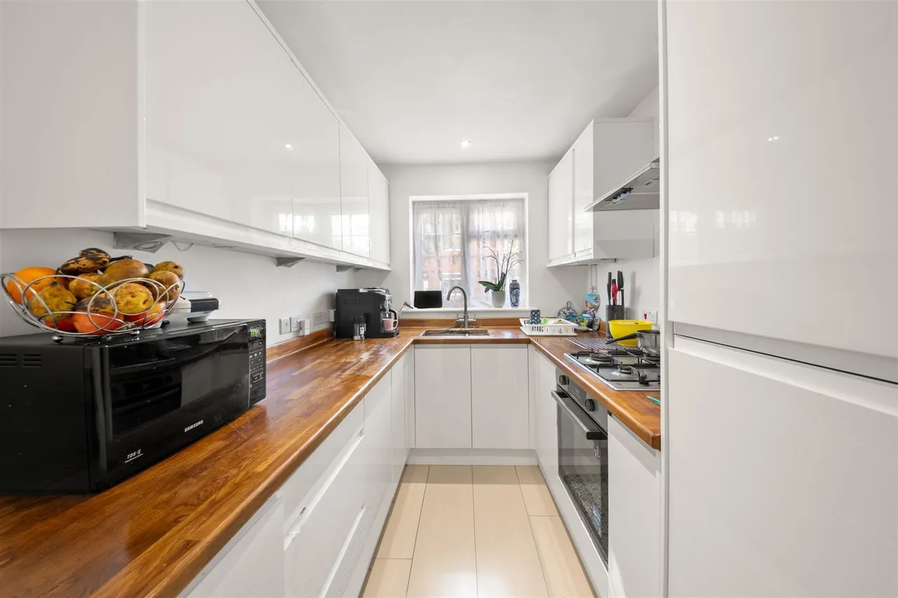 Northfield Road, Heston, photo 2